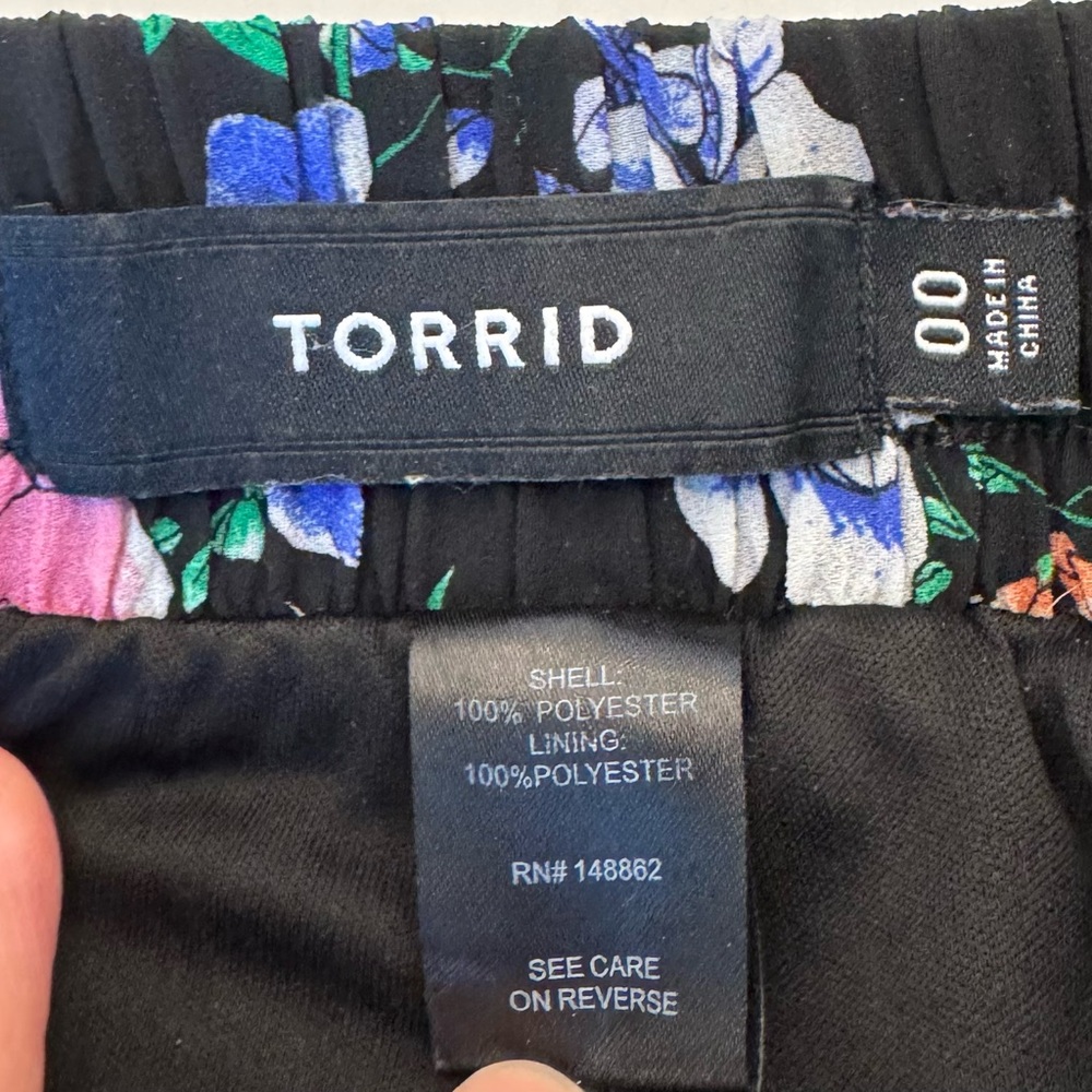 Torrid Floral Black Flowy Wide Leg Sheer Pants with Built‎ in Shorts Size 00 M/L - Picture 9 of 12